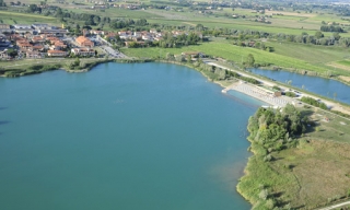  Wake kite school on the Braccini Lakes